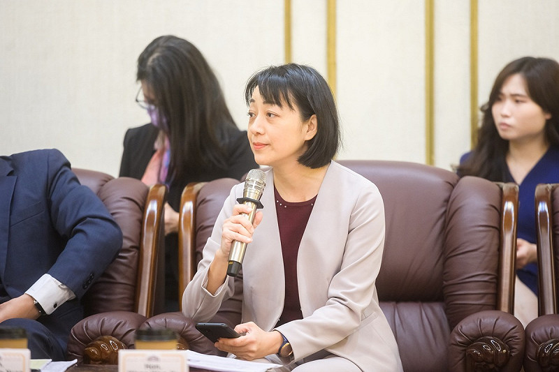 王婉諭指出，托育法審查突現「神祕條文」，要求政府補償托嬰業者，引發質疑。她批評衛福部以「貼錯」解釋難服眾，要求說明清楚。   圖：取自王婉諭臉書（資料照）