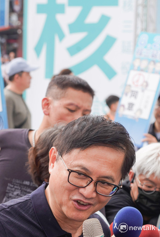 和碩聯合科技董事長童子賢出席民眾黨舉辦的支持核三延役公投的特展。   圖：張良一 / 攝