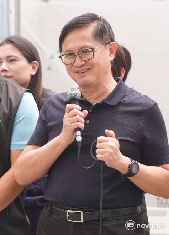 和碩聯合科技董事長童子賢出席民眾黨舉辦的支持核三延役公投的特展。   圖：張良一 / 攝