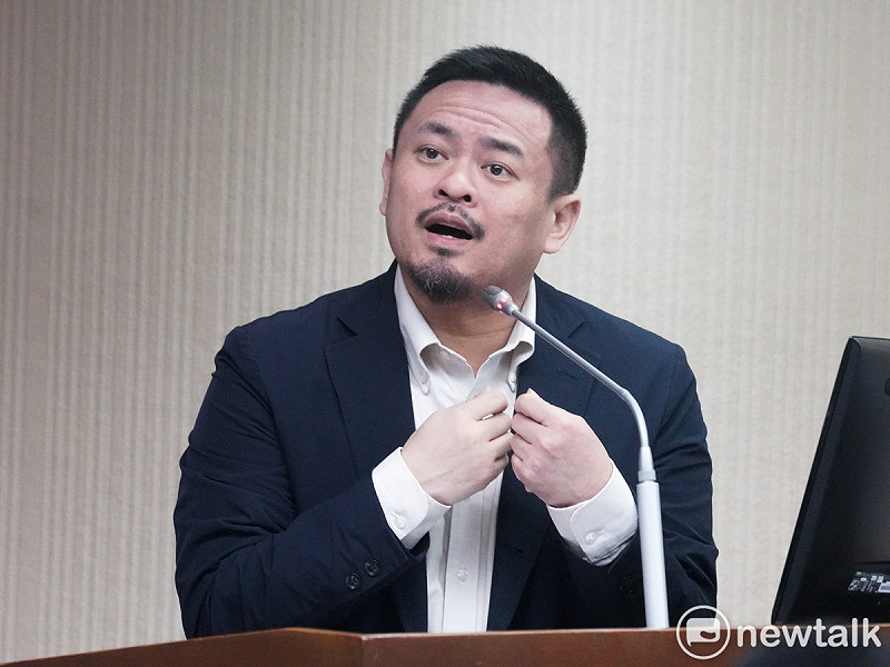 勞動部長洪申翰在立院社福及衛環委員會備詢。   圖：張良一/攝