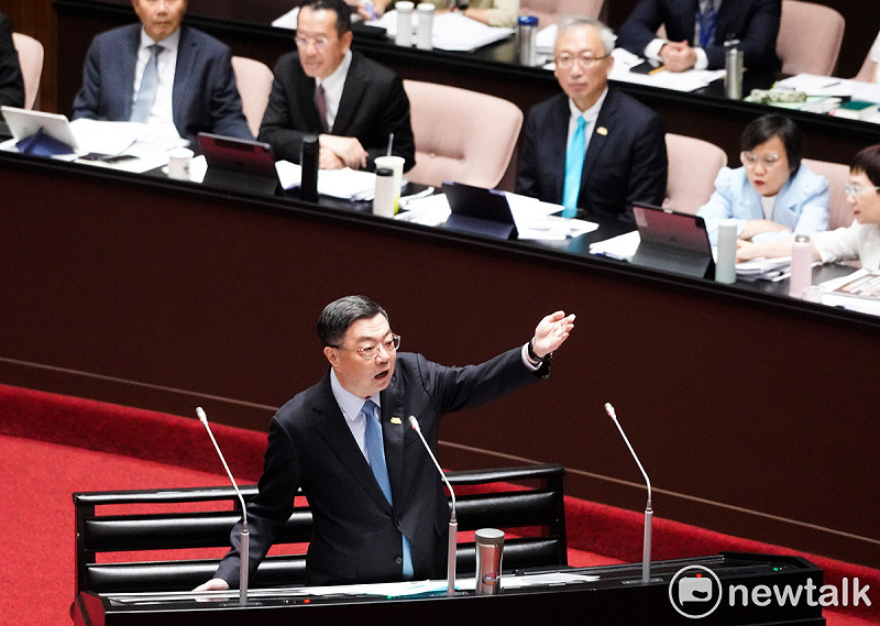 行政院長卓榮泰今（26）天赴立法院報告「丹娜絲颱風及七二八豪雨災後復原重建特別預算案」編製經過並備詢。   圖：張良一/攝