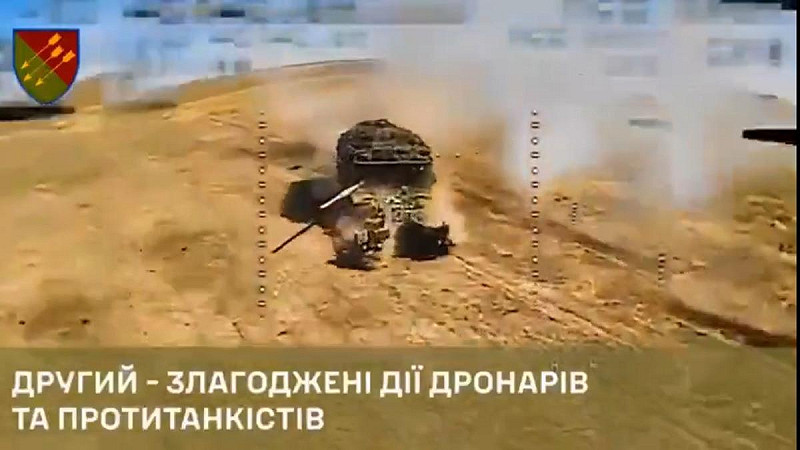 烏軍 118 旅運用海馬斯多管火箭系統(HIMARS)迫使俄軍棄裝撤離。 圖:翻攝自 X @rainbow7852 烏軍 118 旅運用海馬斯多管火箭系統(HIMARS)迫使俄軍棄裝撤離。 圖:翻攝自 X @rainbow7852