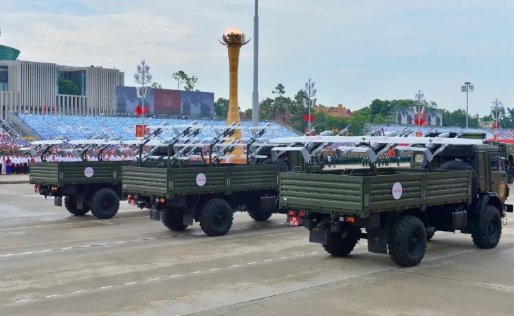 越南無人機在這次閱兵中成為焦點,這些由越南研發的無人機是越南在國防研發的代表作。 圖:翻攝自墨甲戰刃 越南無人機在這次閱兵中成為焦點,這些由越南研發的無人機是越南在國防研發的代表作。 圖:翻攝自墨甲戰刃