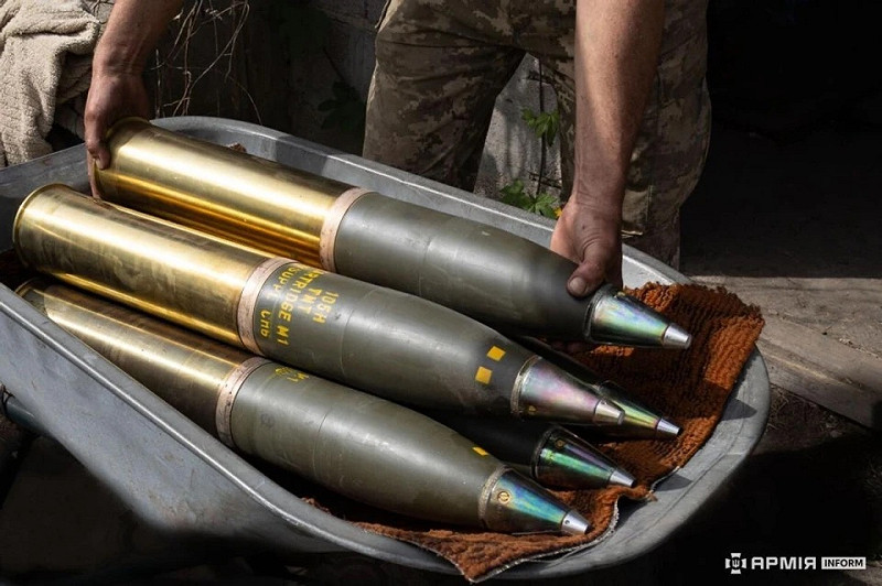 L119 輕型榴彈炮能發射多種北約標準 105 公厘 M1 系列炮彈 圖:翻攝自 零度Milirary L119 輕型榴彈炮能發射多種北約標準 105 公厘 M1 系列炮彈 圖:翻攝自 零度Milirary