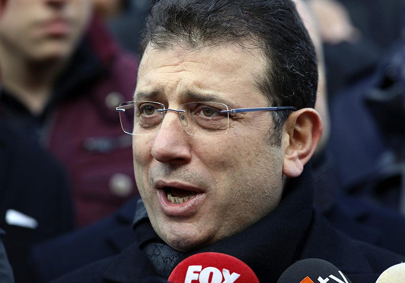 前伊斯坦堡市長埃克雷姆.伊瑪莫魯(Ekrem İmamoğlu)在今年五月被指控貪汙、洗錢及與恐怖主義有關而遭逮捕。 圖:達志影像/美聯社 前伊斯坦堡市長埃克雷姆.伊瑪莫魯(Ekrem İmamoğlu)在今年五月被指控貪汙、洗錢及與恐怖主義有關而遭逮捕。 圖:達志影像/美聯社