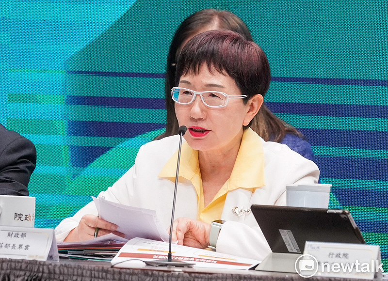 財政部長莊翠雲今（11）日出席行政院院會會後記者會。   圖：張良一/攝