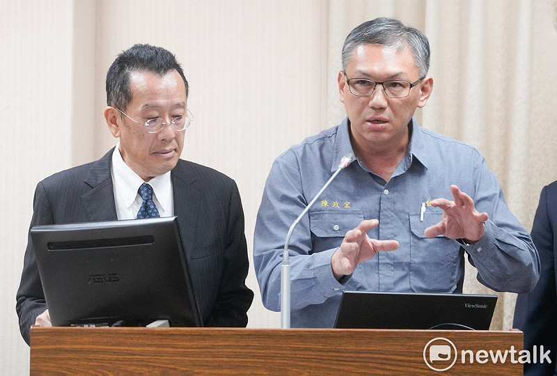 國防部長顧立雄、台船董事長陳政宏在立院外交及國防委員會備詢。   圖：張良一/攝