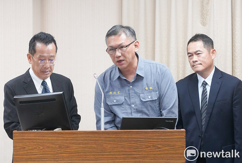 國防部長顧立雄、海軍參謀長邱俊榮、台船董事長陳政宏在立院外交及國防委員會備詢。 圖:張良一/攝
