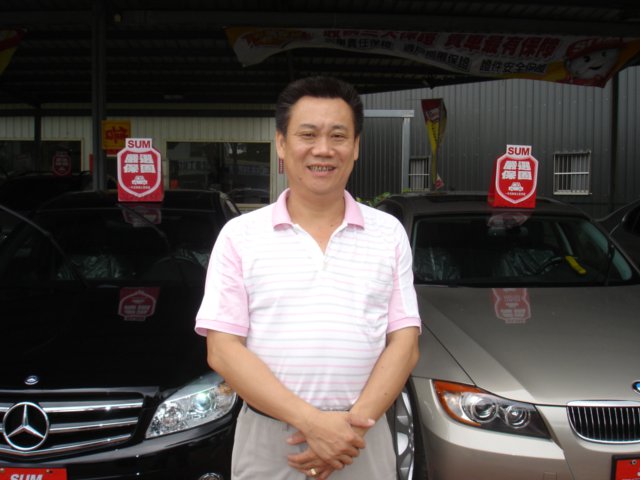 台中市中古汽車商業同業公會理事長黃文雄。 圖:翻攝自黃文雄臉書   台中市中古汽車商業同業公會理事長黃文雄。 圖:翻攝自黃文雄臉書