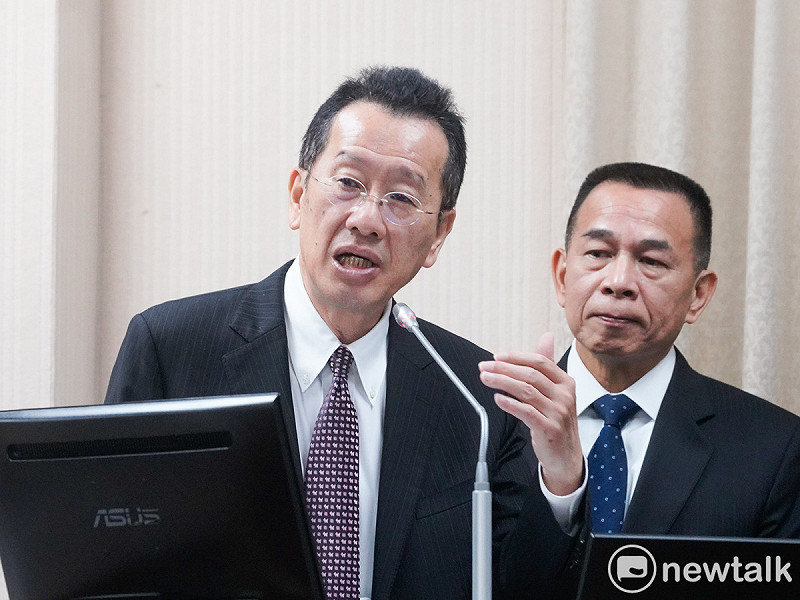 國防部長顧立雄在立院外交及國防委員會備詢。   圖：張良一/攝