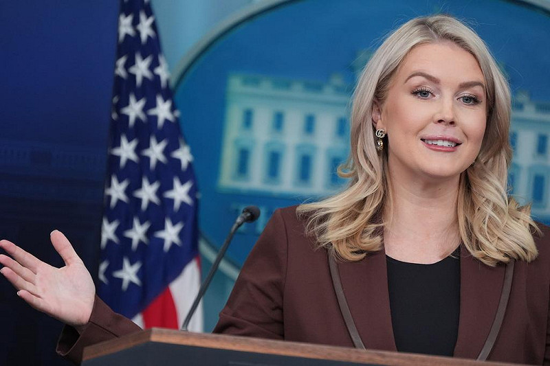白宮新聞秘書卡羅琳．李威特（Karoline Leavitt）指出，此情況導致聯準會在此關鍵時期缺乏可靠數據，決策過程如同「蒙眼行事」。 圖：達志影像／美聯社 