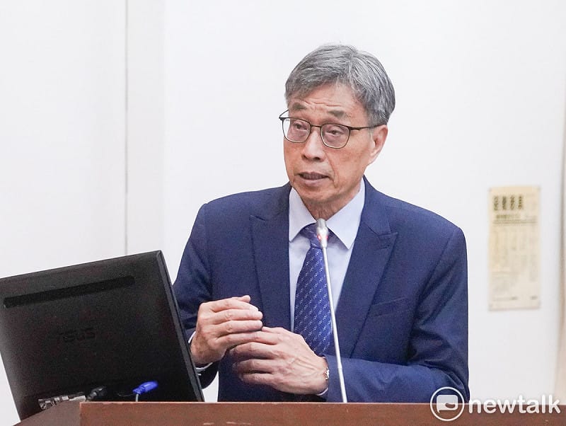 陳駿季宣布廚餘養豬設一年轉型期，承諾推品牌行銷確保豬農收益。   圖：張良一/攝