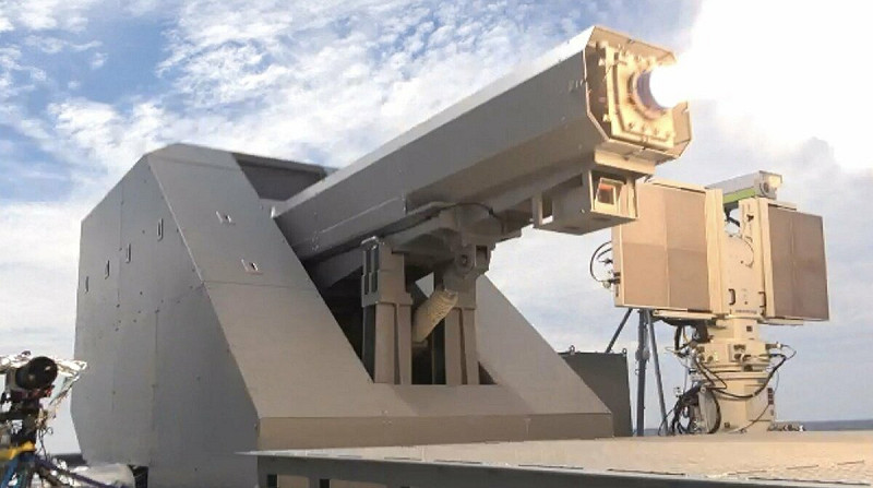 低成本、高隱匿性、高破壞力是電磁軌道炮的優勢,日本海軍此次成功等同宣布日本海軍步入新的作戰邏輯。 圖:翻攝自@OpenEyeComms 低成本、高隱匿性、高破壞力是電磁軌道炮的優勢,日本海軍此次成功等同宣布日本海軍步入新的作戰邏輯。 圖:翻攝自@OpenEyeComms