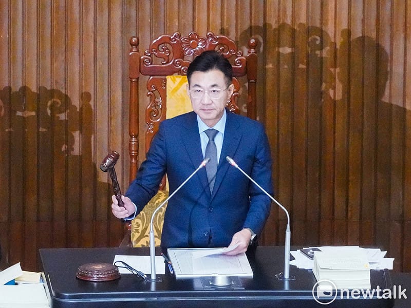 立法院副院長江啟臣在立院院會敲槌三讀通過《人工智慧基本法》草案。&nbsp;&nbsp;&nbsp;圖：張良一/攝（資料照）