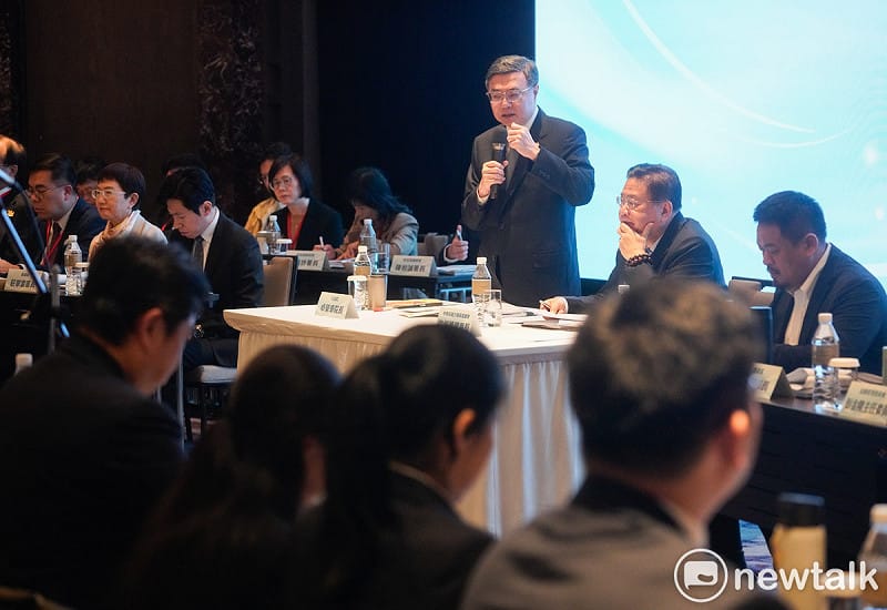 行政院長卓榮泰今（9）天率行政院祕書長張惇涵、財政部長莊翠雲等多個部會首長，出席商總舉辦的「行政院長卓榮泰與商業領袖座談會」。   圖：張良一/攝