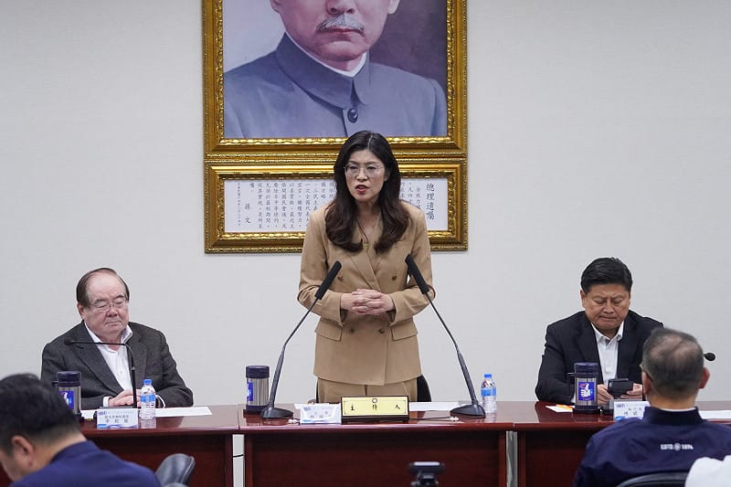 國民黨主席鄭麗文主持中常會時發表談話。   圖：張良一/攝