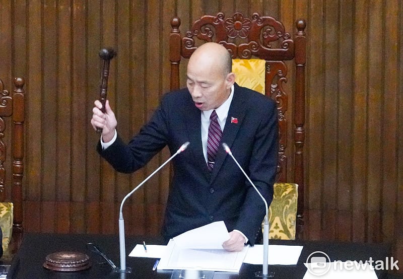 立法院長韓國瑜在院會敲槌三讀通《農產品市場交易法》第6條、第10條、第15條及第35條修正條文。&nbsp;&nbsp;&nbsp;圖：張良一/攝（資料照）