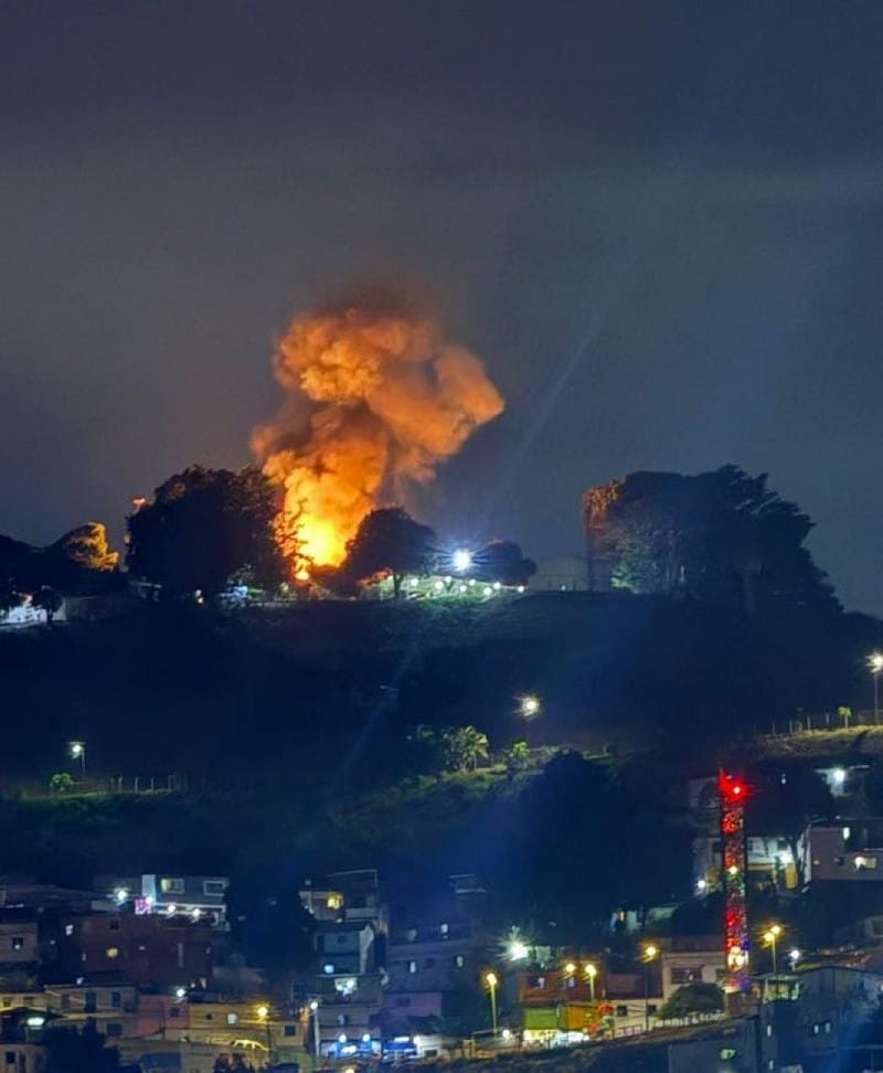 委內瑞拉遭到美國砲擊，其防空系統遭到攻擊而失靈。&nbsp;&nbsp;&nbsp;圖：翻攝自@TEXASTITANTAC
