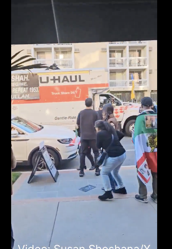  川普聲稱要與德黑蘭談判，伊朗民眾希望美國的介入。 圖：翻攝自Ｘ 