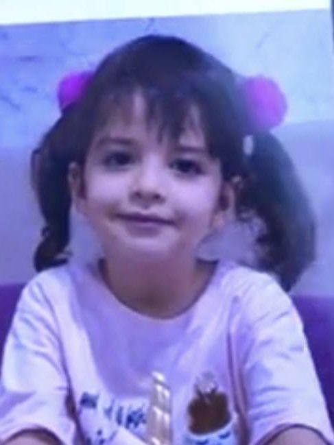  3 歲的女童梅麗娜．阿薩迪在克爾曼沙赫的衝突中喪生。 圖：翻攝自@Wangwenhaha0518 