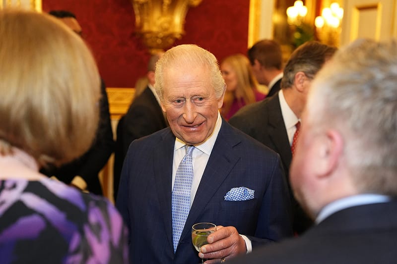  有英國公民呼籲國王查爾斯三世解散議會並立即舉行大選。 圖：達志影像／美聯社 