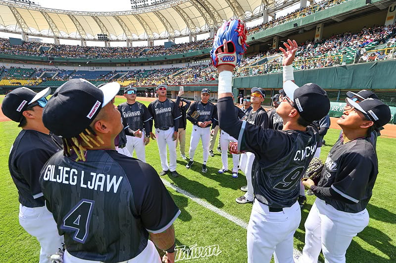 2026 世界棒球經典賽（WBC）開戰倒數 13 天，美國職棒大聯盟（MLB）官網周四（19日）刊出專題，盤點本屆 20 支參賽國家的奪冠機率排名，結果由美國位居第一，日本名列第二；台灣則被排在第八位。&nbsp;&nbsp;&nbsp;圖：擷取自CPBL官方粉專