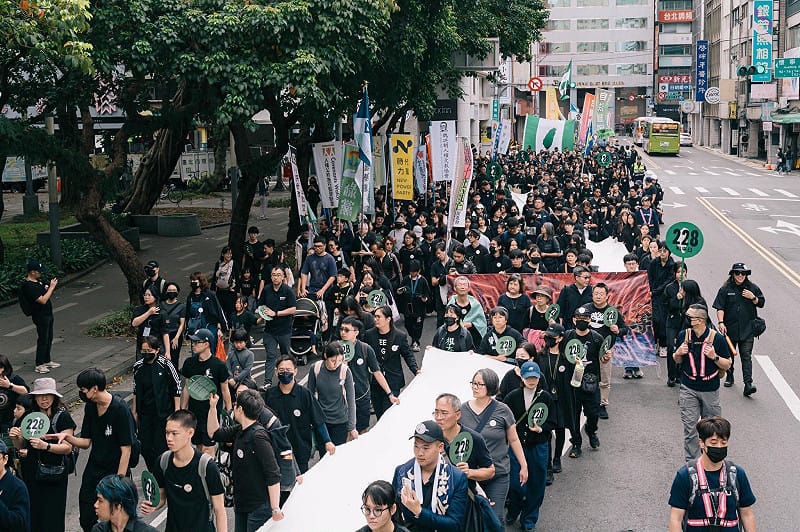  的「228．0 記憶相依，抵抗侵奪」79週年紀念行動，超過 2,000 人共同上街紀念。 228.0紀念行動攝影組提供 