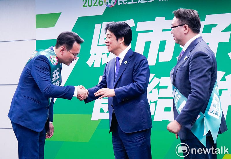  民進黨主席賴清德舉行記者會，宣布提名黃世杰、莊競程代表民進黨角逐桃園市長和新竹市長。 圖：張良一/攝 