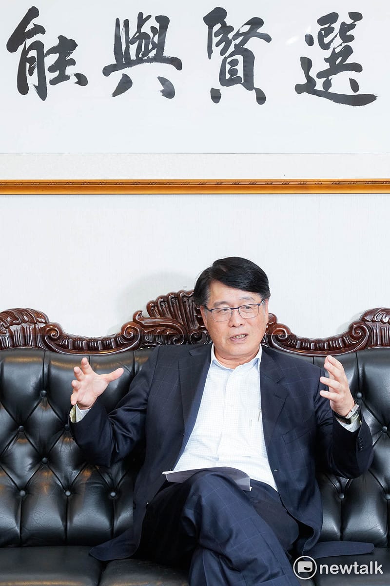  中選會主委游盈隆接受新頭殼專訪。 圖：張良一/攝 