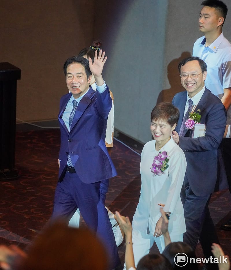 總統賴清德在衛福部長石崇良的陪同下出席「115年國際護師節聯合慶祝大會」。&nbsp;&nbsp;&nbsp;圖：張良一/攝