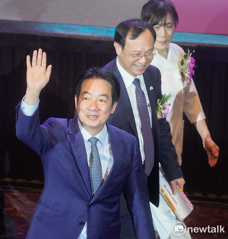 總統賴清德在衛福部長石崇良的陪同下出席「115年國際護師節聯合慶祝大會」。&nbsp;&nbsp;&nbsp;圖：張良一/攝