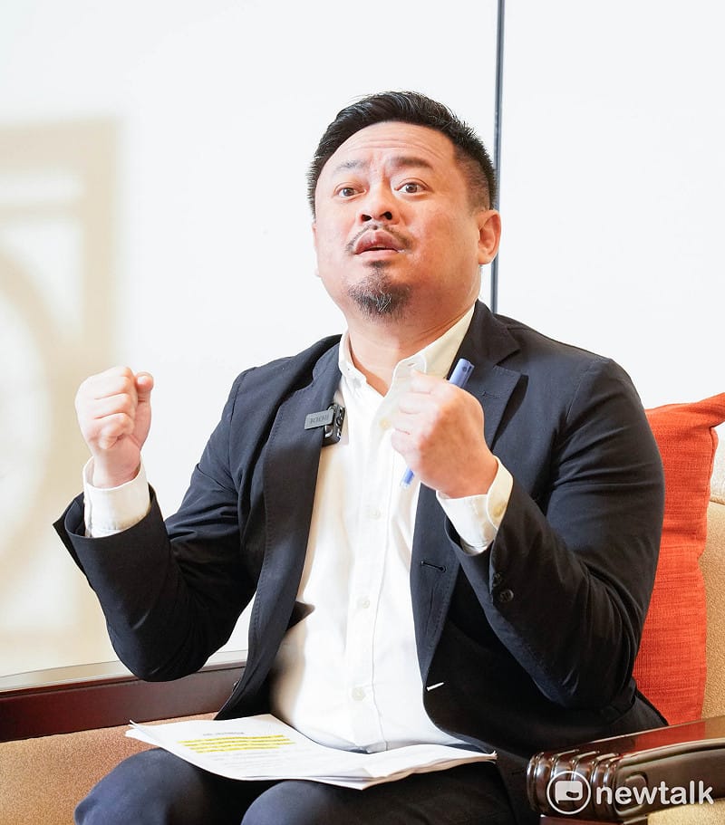 勞動部長洪申翰指出，依照目前的經驗來看，當移工來到台灣，他所要付出的債務（例如來台機票費用及工作介紹費等）降低時，相對地，也會大幅度降低其失聯的風險。&nbsp;&nbsp;&nbsp;圖：張良一 /攝