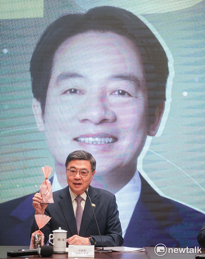 行政院長卓榮泰說，可麗露的精神就跟政府一樣，珍惜每一份來自所有國人同胞的珍貴資源，而製作過程的火候、耐性也像執政團隊，用專業、毅力為國家打造成一條更寬廣的大道。&nbsp;&nbsp;&nbsp;圖：張良一/攝