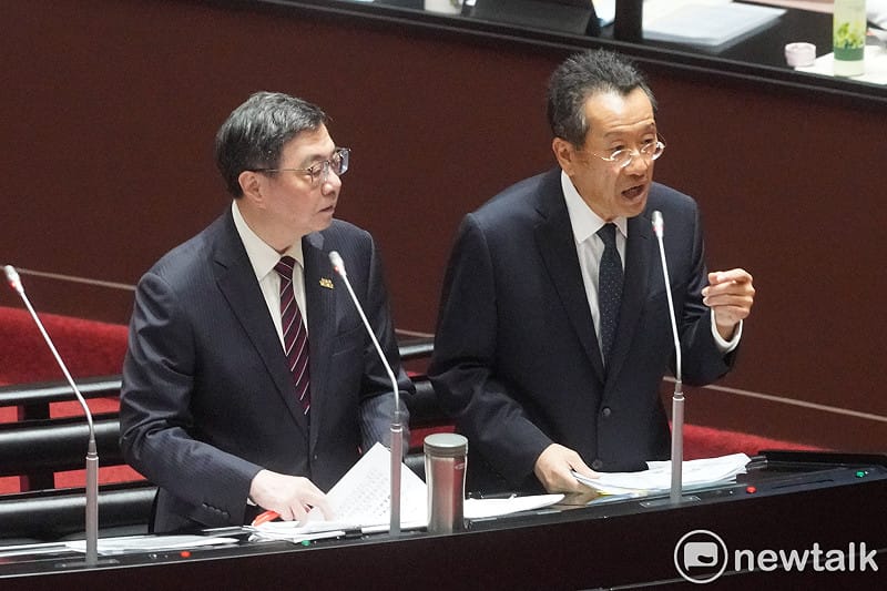 行政院長卓榮泰率國防部門顧立雄閣員到立院院會報告「保衛國家安全及強化不對稱戰力計畫第一批發價書採購特別預算案」編製經過並備詢。&nbsp;&nbsp;&nbsp;圖：張良一/攝