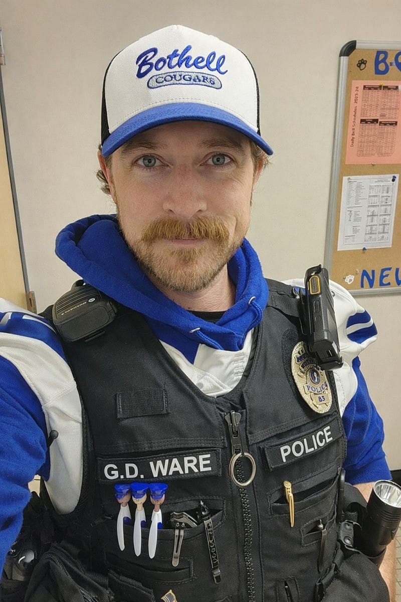  博瑟爾高中駐校警衛 Garrett Ware 相片 圖：Bothell Police Department 