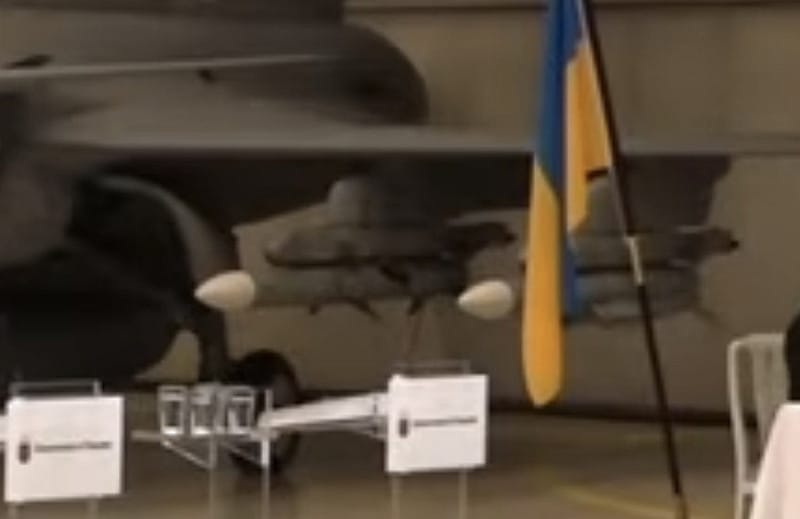 鷹獅戰鬥機搭載流星飛彈。 圖:翻攝自@Osinttechnical 鷹獅戰鬥機搭載流星飛彈。 圖:翻攝自@Osinttechnical