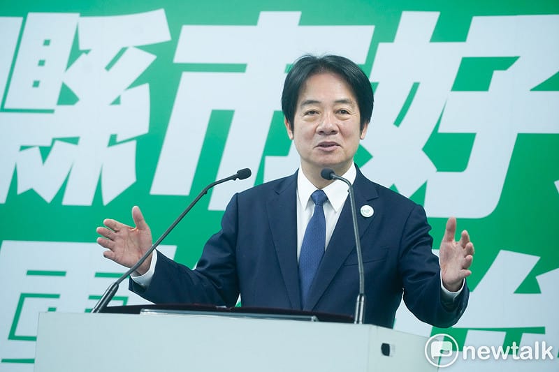  民進黨中執會今通過竹北市長鄭朝方代表民進黨參選新竹縣長。圖為民進黨主席賴清德在記者會介紹鄭朝方。 圖：張良一/攝 