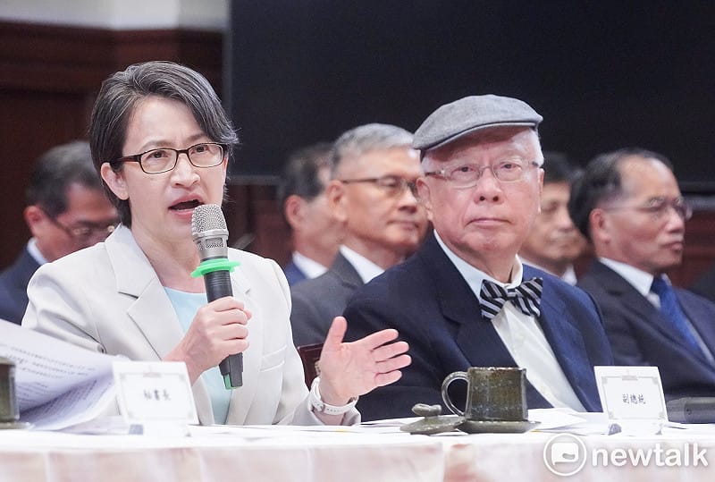副總統蕭美琴今主持「監察院第7屆正、副院長及監察委員被提名人介紹記者會」，圖右為監察院長被提名人陳永興。&nbsp;&nbsp;&nbsp;圖：張良一/攝