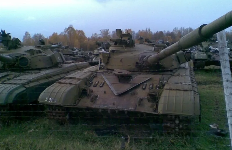 T-64的原產地是烏克蘭,再加上長期存在零件短缺問題,以及與現有後勤體系整合的困難,實際上根本無法為俄軍所用。 圖:翻攝自 X @Jonpy99 T-64的原產地是烏克蘭,再加上長期存在零件短缺問題,以及與現有後勤體系整合的困難,實際上根本無法為俄軍所用。 圖:翻攝自 X @Jonpy99