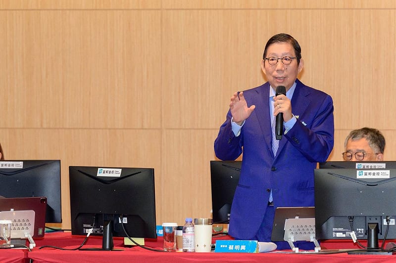  富邦金控董事長蔡明興直言，目前富邦金調整後 EPS 11.36 元，預期明年股利應該能比今年好。 圖：富邦金控／提供 
