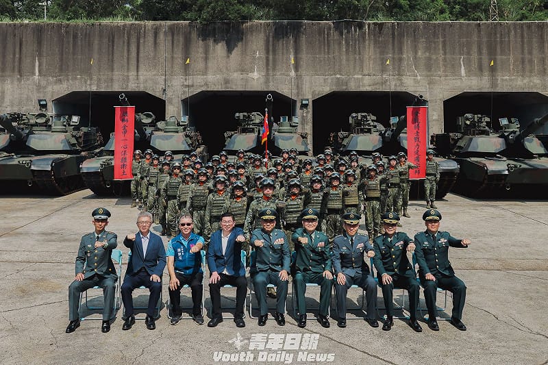  我國向美國採購的 108 輛 M1A2T 戰車，依規劃由 2 個 M1 戰車營、1 個 M1 戰車連等 3 個作戰部隊接裝。 圖：翻攝自臉書帳號 @青年日報 