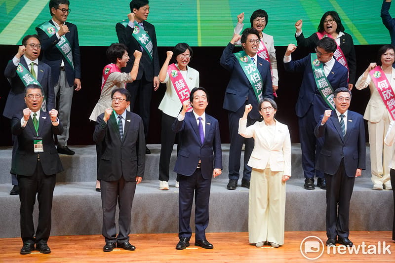 民進黨今舉行第二十二屆第一次全國黨員代表，黨主席賴清德、副總統蕭美琴以及各縣市長參選人一起呼喊凍蒜口號。&nbsp;&nbsp;&nbsp;圖：張良一/攝