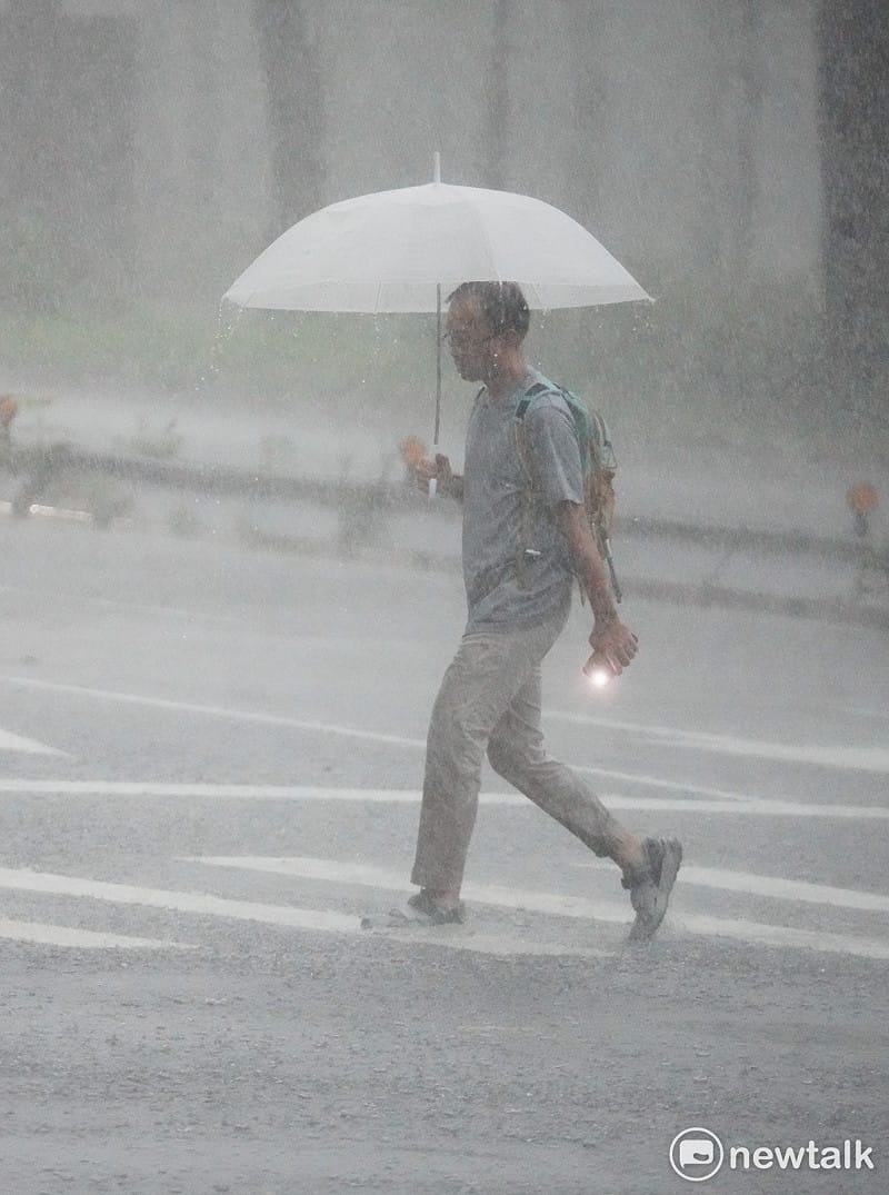 下週天氣恐變天，南海、菲東可能出現雙擾動，其中菲東系統較可能靠近台灣，後續發展須密切觀察。(圖為降雨示意)&nbsp;&nbsp;&nbsp;圖：張良一 / 攝