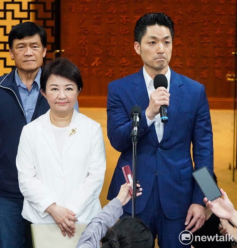 台北市長蔣萬安、台中市長盧秀燕赴行政院出席「食品安全衛生管理法」部分條文修正草案審查會，並在會前受訪。&nbsp;&nbsp;&nbsp;圖：張良一/攝