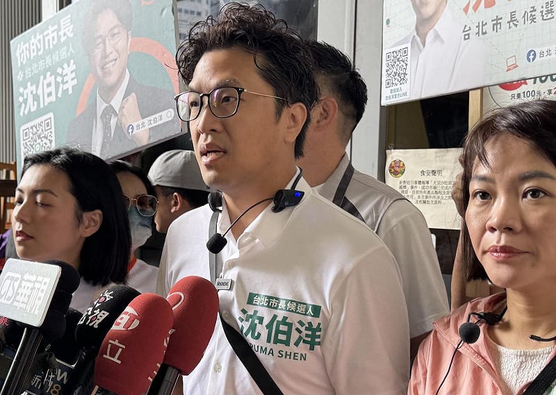 民進黨台北市長候選人沈伯洋8日前往台北市成功市場拜票&nbsp;&nbsp;&nbsp;圖：林朝億/攝