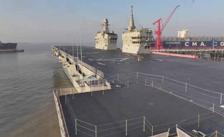  076型是滿載排水量達 4 萬多噸的大型作戰艦艇 圖：翻攝自騰訊網 