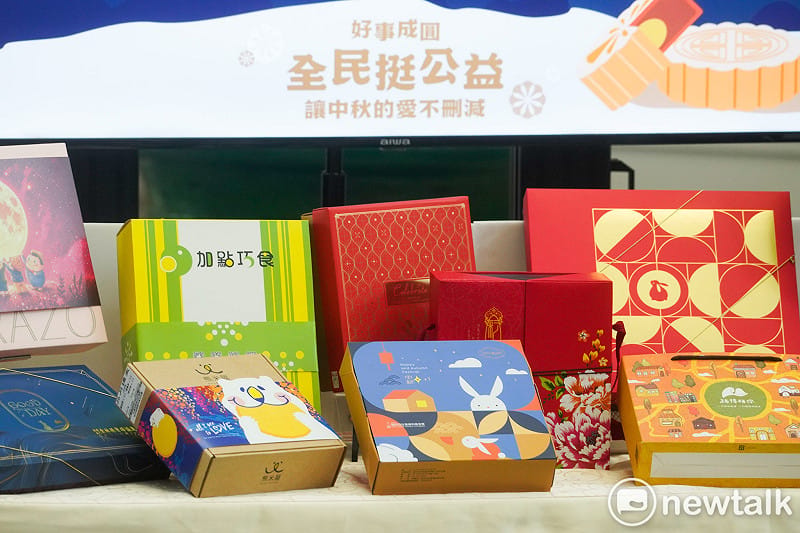 針對總統府國務機要費遭國民黨立委全數刪凍，致使總統府無法向社福團體訂購他們生產的禮盒，總統府祕書長潘孟安今邀集社福團體在總統府召開記者會，呼籲企業及社會大眾採購社福團體生產的禮盒，以行動支持他們。&nbsp;&nbsp;&nbsp;圖：張良一/攝