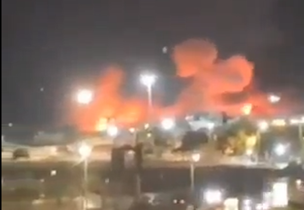 阿聯酋國防部於週一發布聲明表示，阿聯酋空軍在其領海上空成功攔截了一架從伊朗逼近的無人機。&nbsp;&nbsp;&nbsp;圖：翻攝自 X @EbrahimZolkxy