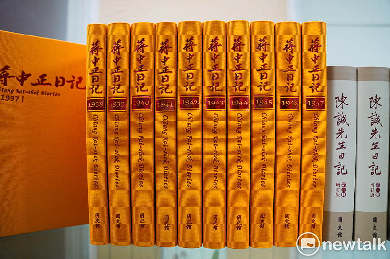 國史館館長陳儀深專訪。圖為國史館出版品。 圖:張良一/攝 國史館館長陳儀深專訪。圖為國史館出版品。 圖:張良一/攝