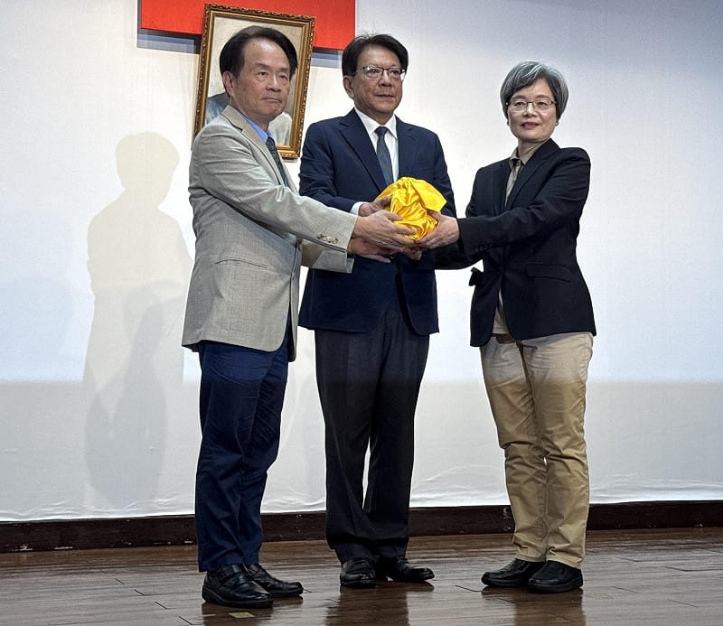 「王昇日記」看得出把章孝嚴兄弟當家人「照顧」、但沒提是蔣經國兒子